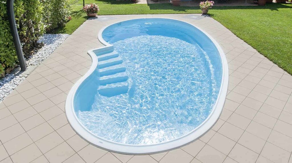 Pool i trädgård