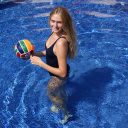 Volleyboll World Series Ø20 cm – Kerlis Badleksaker Barn Neopren Gul/Blå/Orange