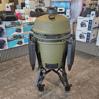 Visningsexemplar Kamadogrill BSTRD PRO Large Alpine Green stängd